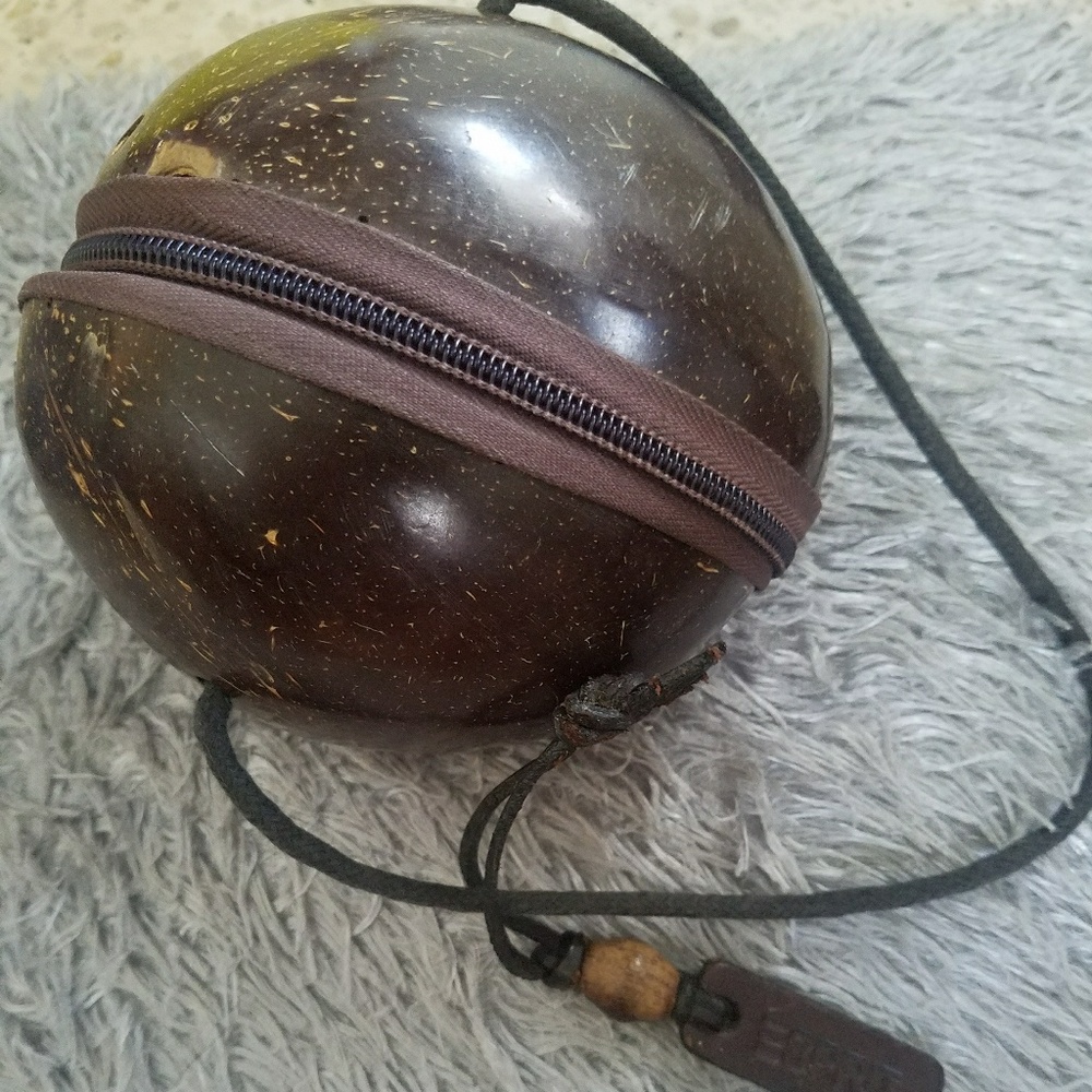 Coconut purse